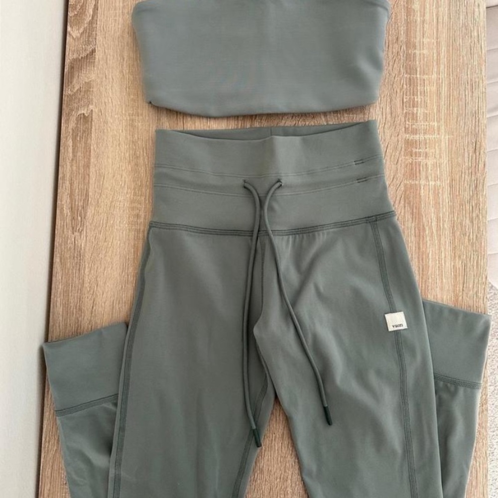Sage Green Vuori set